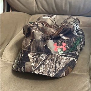 Real tree under armor hat